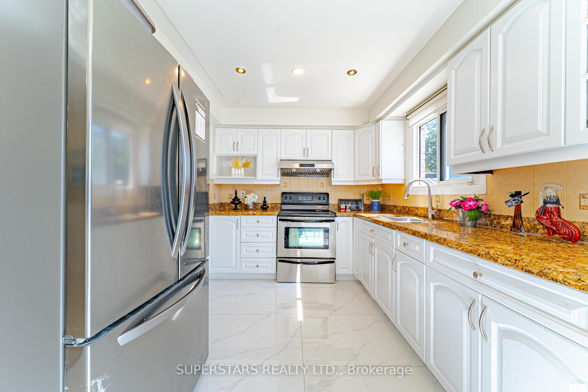 Photo 13 of 32 Neeland Road, Markham, Milliken Mills East — HOMEH