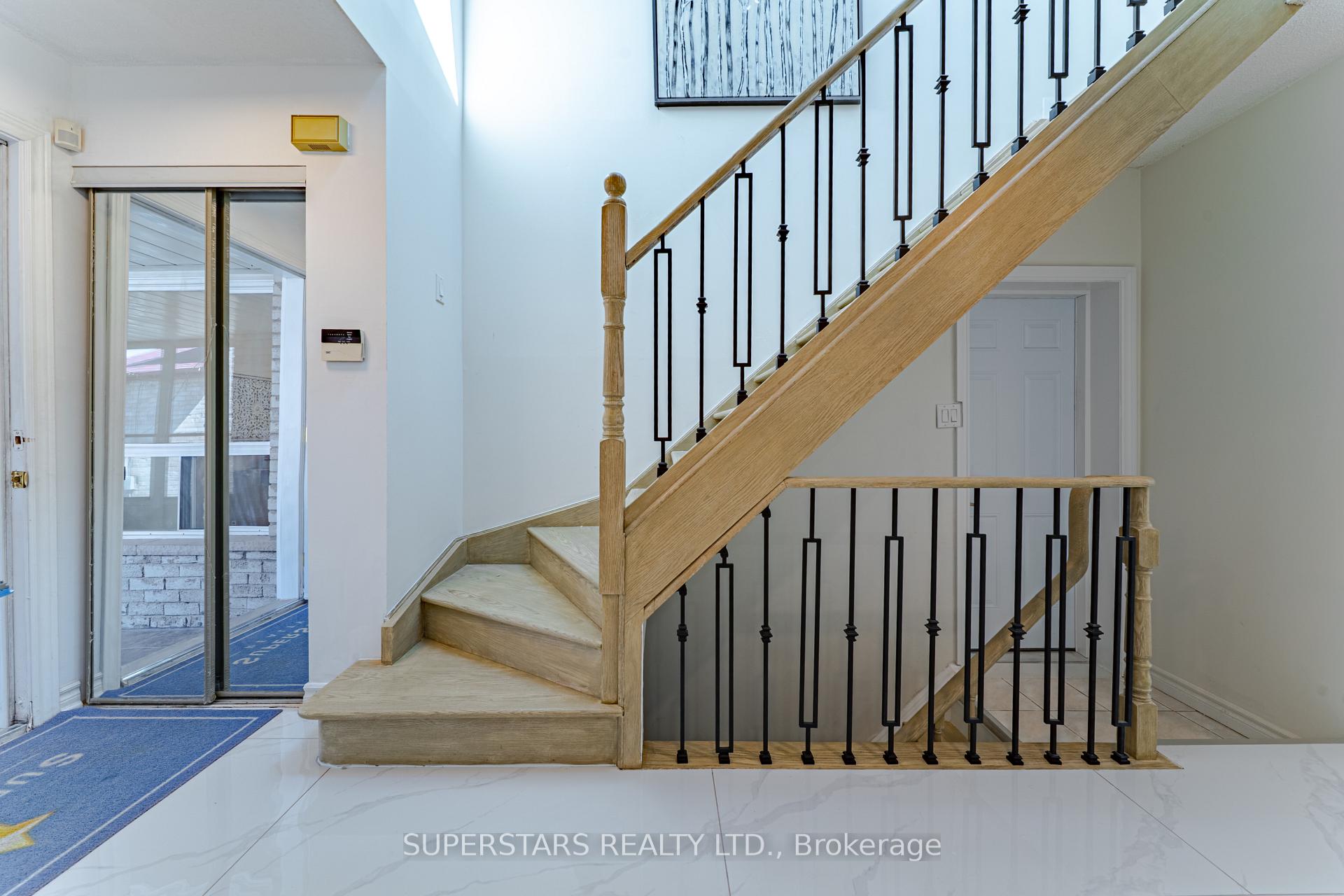 Photo 18 of 32 Neeland Road, Markham, Milliken Mills East — HOMEH