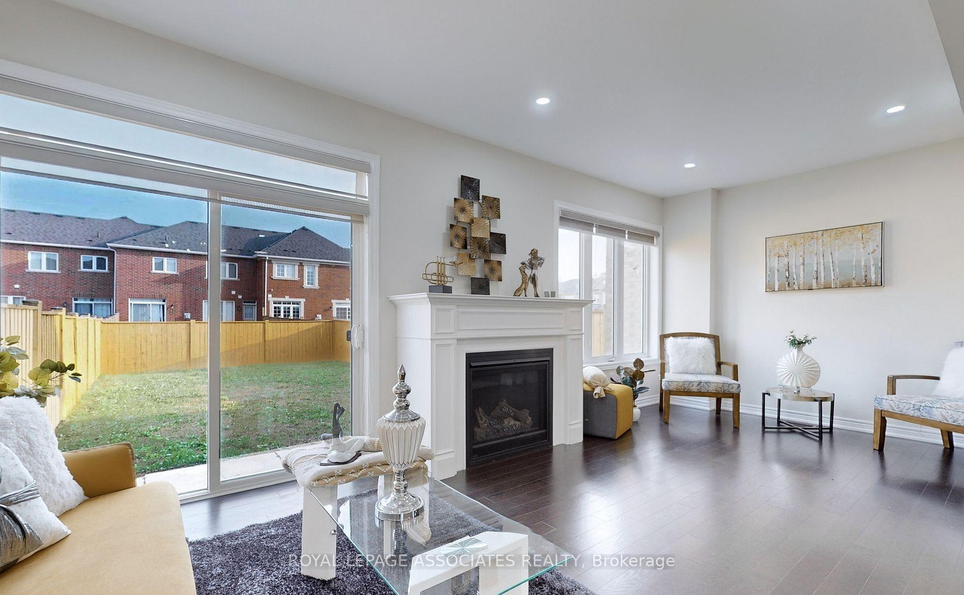 Photo 11 of 6 Callon Drive, Hamilton, Ancaster — HOMEH