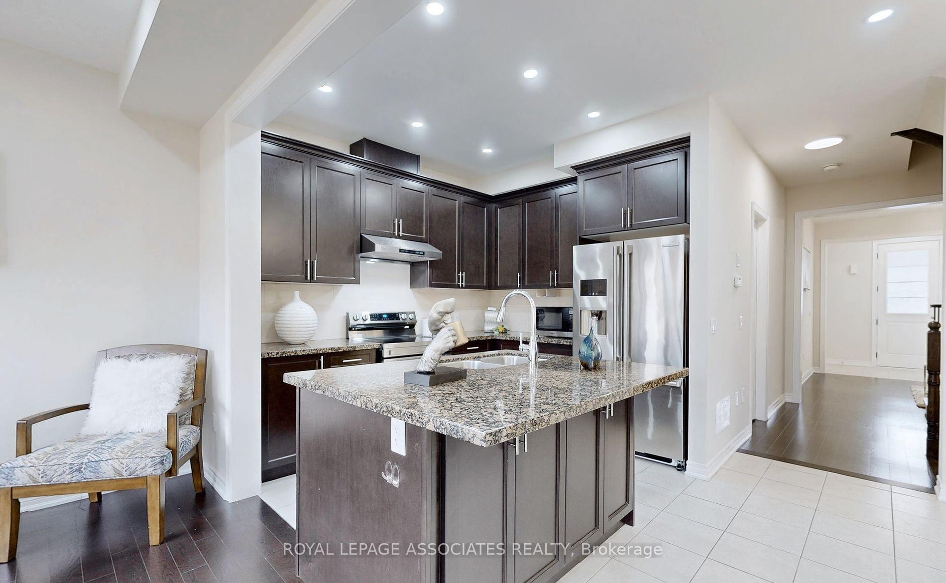 Photo 13 of 6 Callon Drive, Hamilton, Ancaster — HOMEH