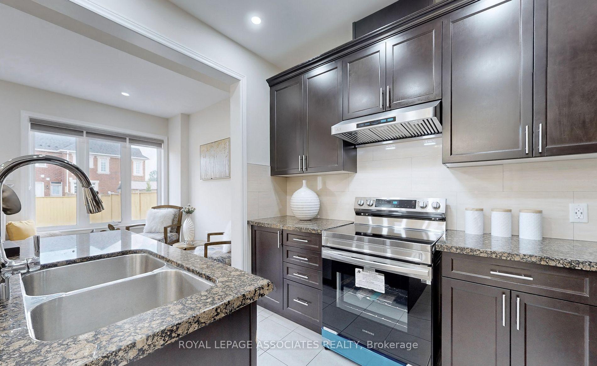 Photo 14 of 6 Callon Drive, Hamilton, Ancaster — HOMEH