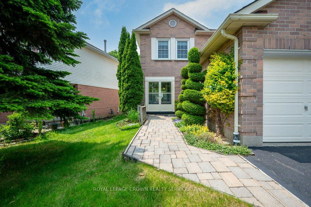 Photo 5 of 48 Resurrection Drive, Kitchener — HOMEH