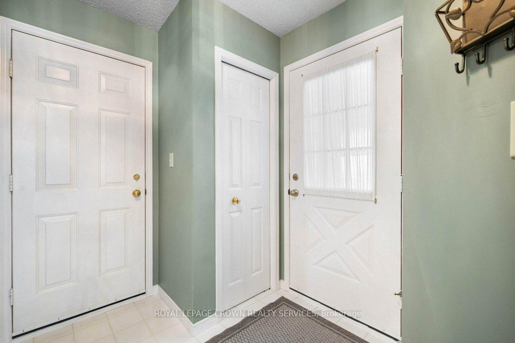 Photo 9 of 48 Resurrection Drive, Kitchener — HOMEH
