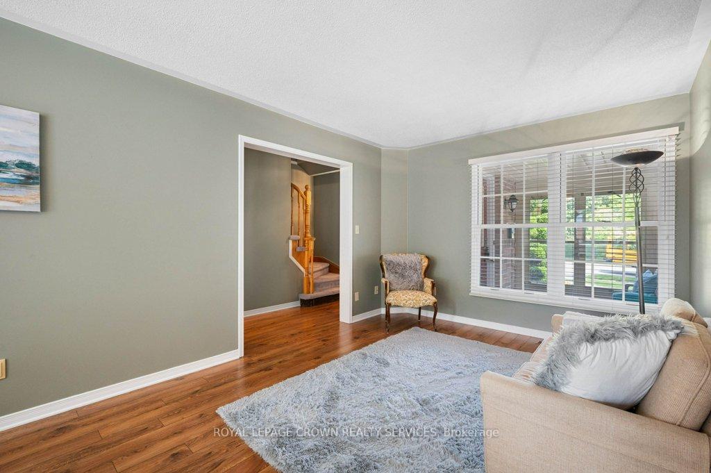 Photo 22 of 48 Resurrection Drive, Kitchener — HOMEH