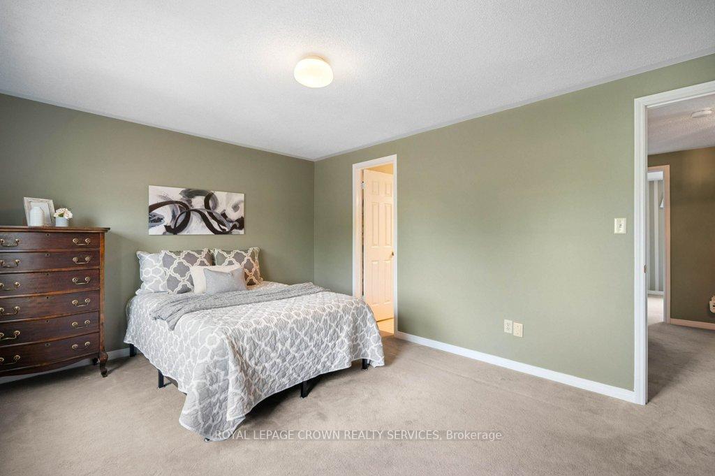 Photo 27 of 48 Resurrection Drive, Kitchener — HOMEH