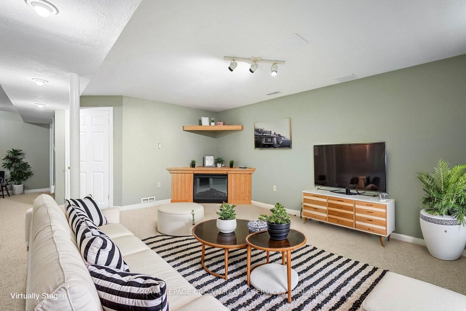 Photo 36 of 48 Resurrection Drive, Kitchener — HOMEH