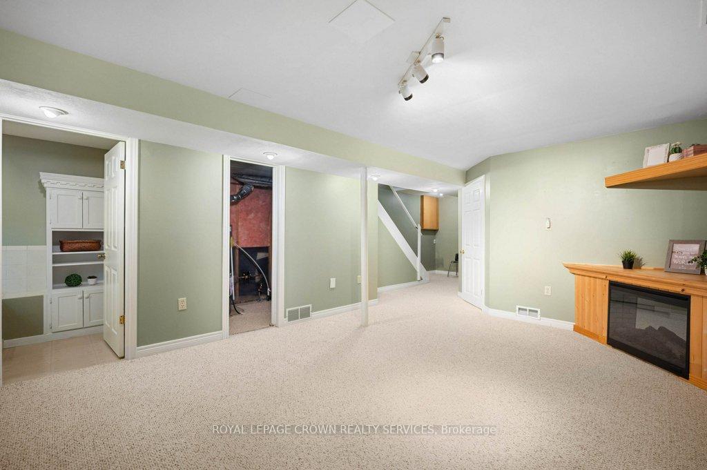 Photo 38 of 48 Resurrection Drive, Kitchener — HOMEH