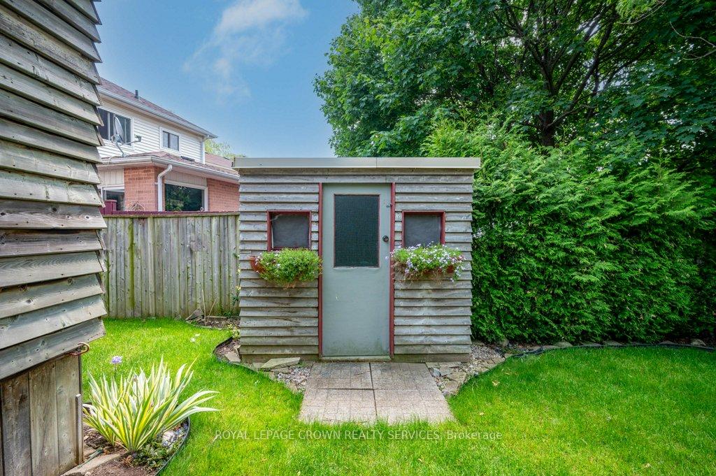 Photo 43 of 48 Resurrection Drive, Kitchener — HOMEH