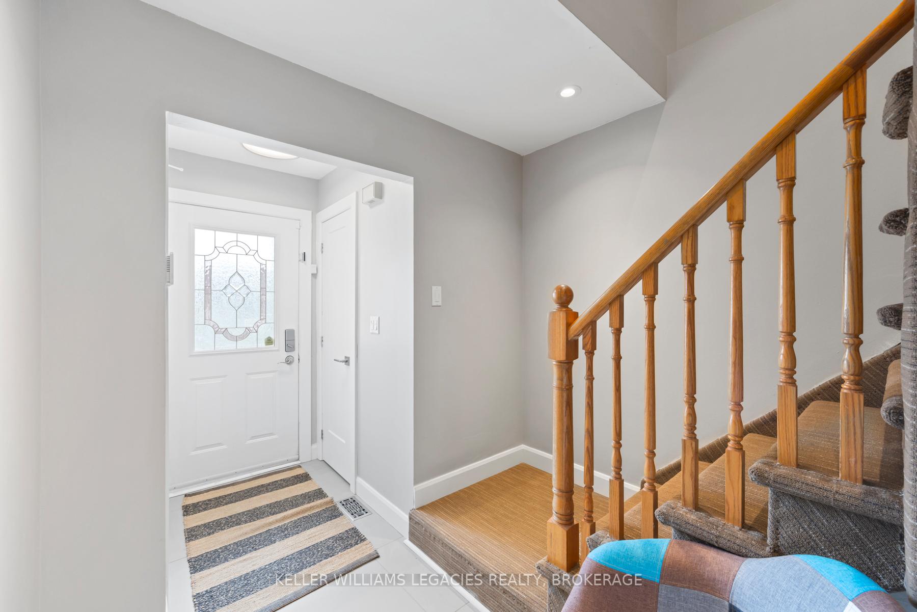 Photo 3 of 22 Rose Abbey Drive, Kingston, Kingston East (Incl Barret Crt) — HOMEH