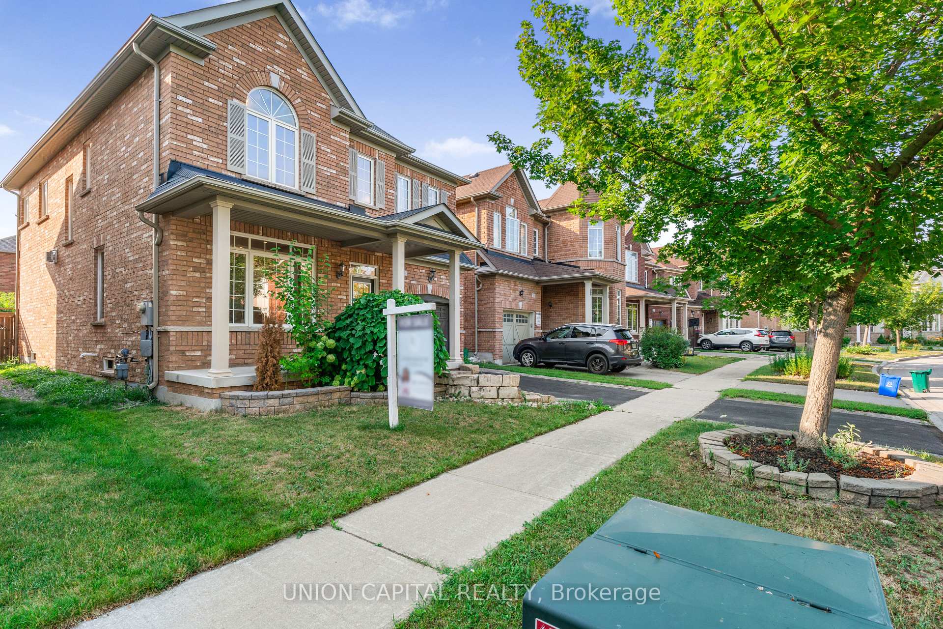 Photo 2 of 28 Silkgrove Terrace, Markham, Wismer — HOMEH