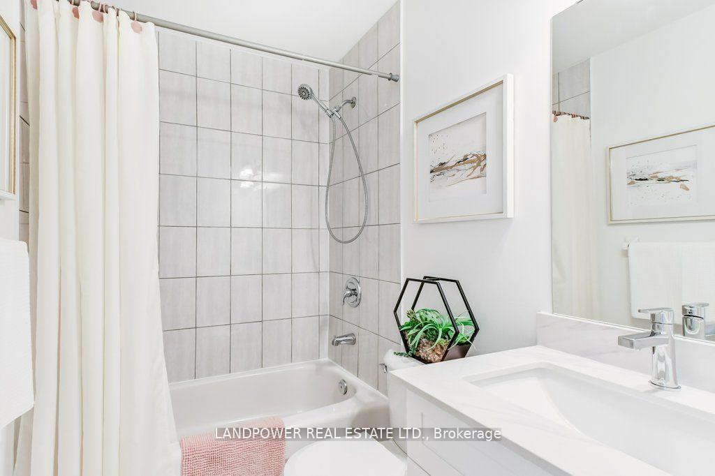 Photo 15 of 165 Bur Oak Avenue, Markham, Berczy — HOMEH