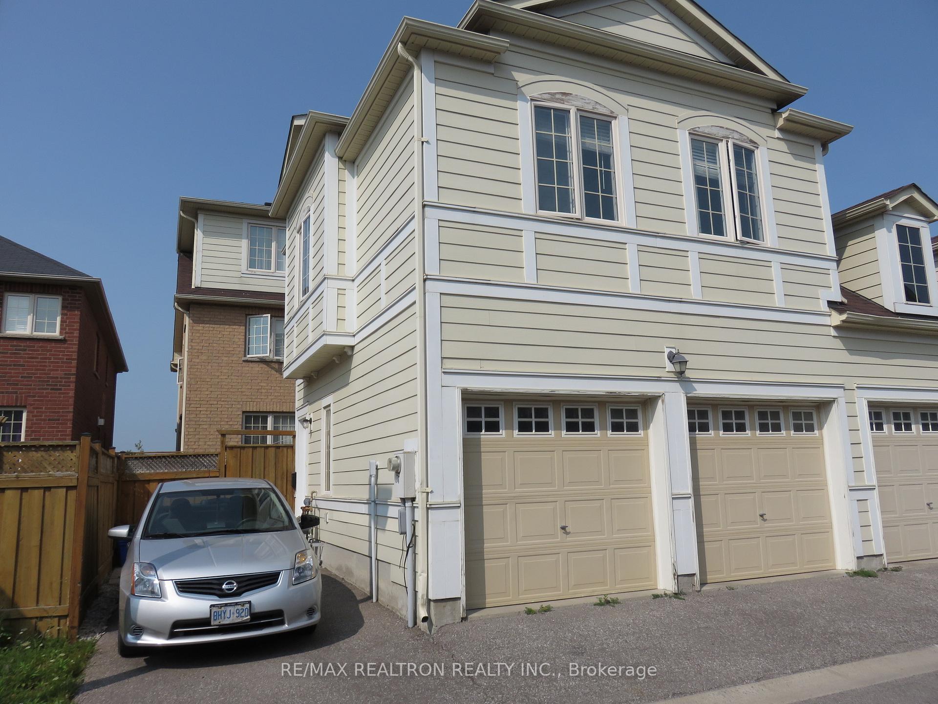 Front of Unit Coach House, 617 Country Glen Road