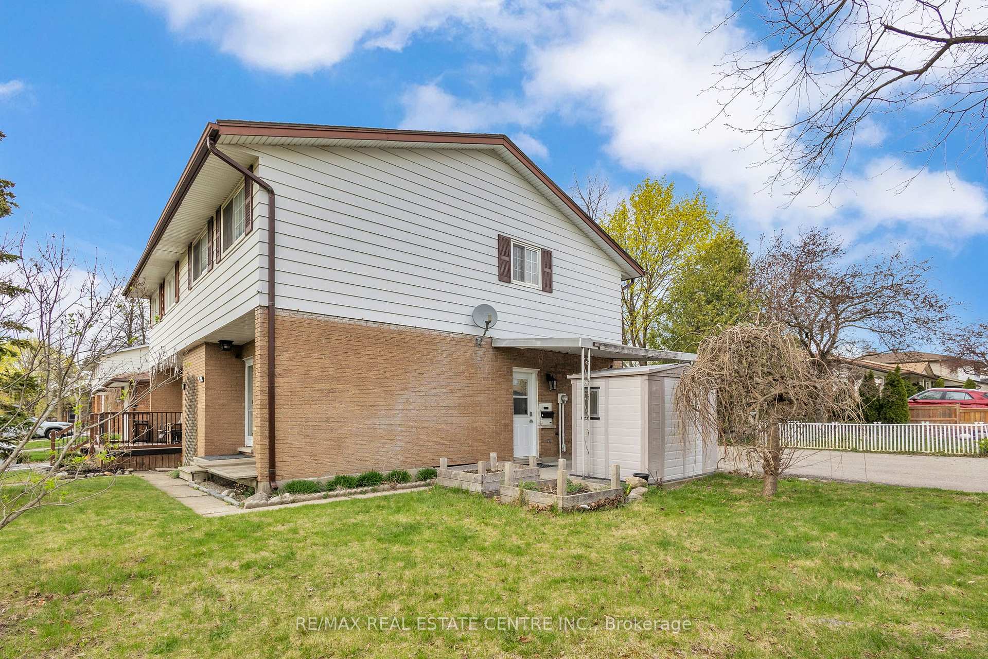 Photo 3 of 88 Baird Avenue, Kitchener — HOMEH