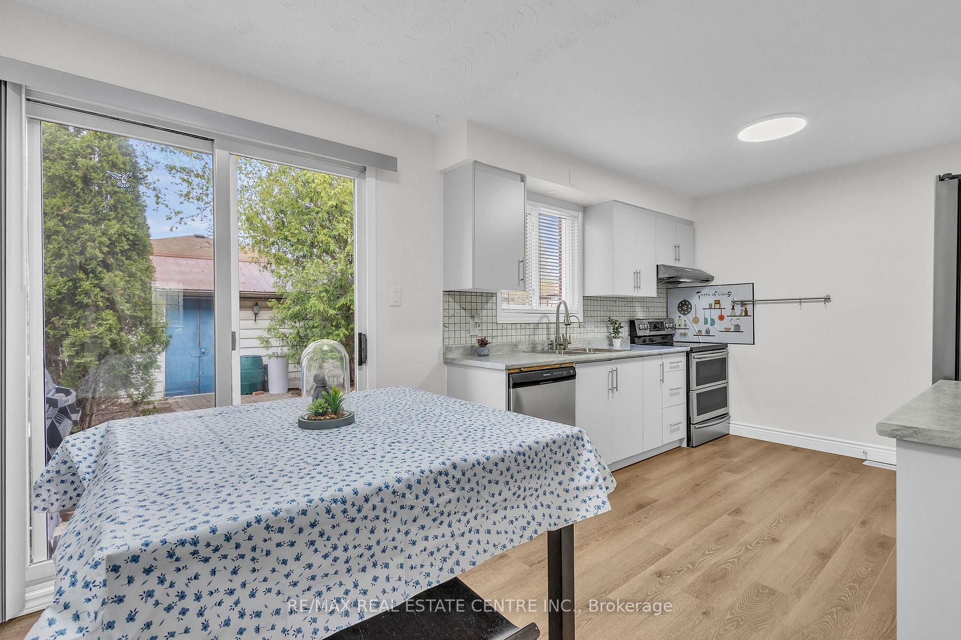 Photo 12 of 88 Baird Avenue, Kitchener — HOMEH