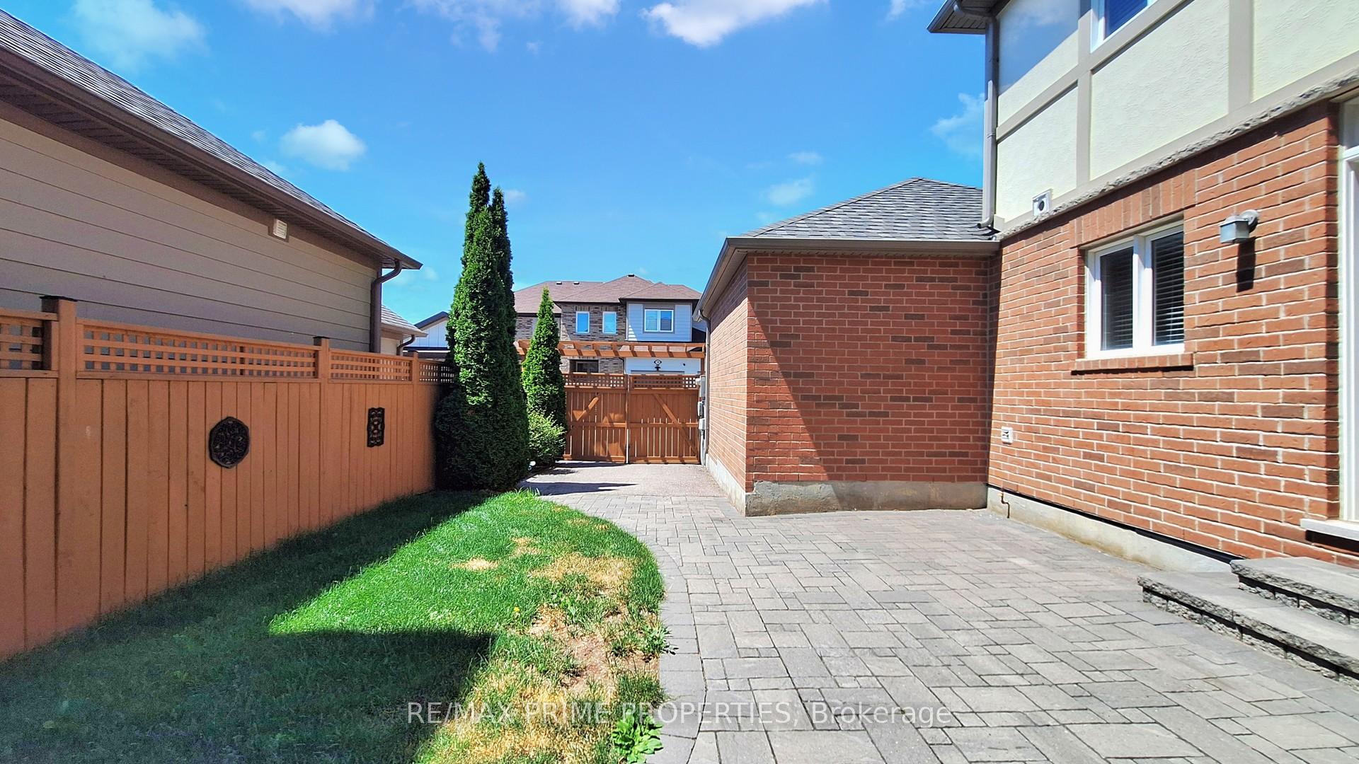 Photo 42 of 4 Wagon Works Street, Markham, Cornell — HOMEH