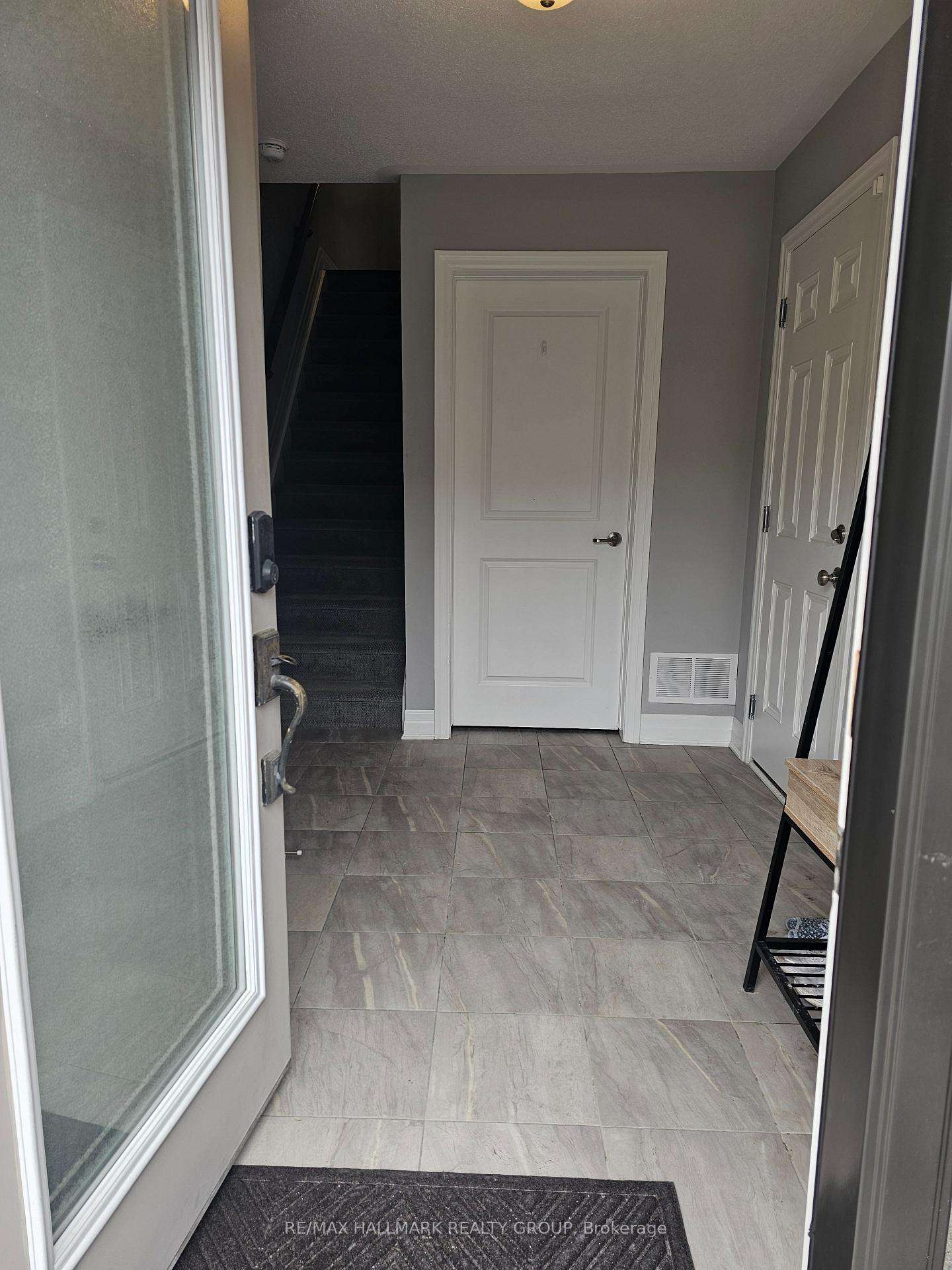 Photo 4 of 36 Squashberry Lane, Ottawa, Kanata - Emerald Meadows/Trailwest — HOMEH