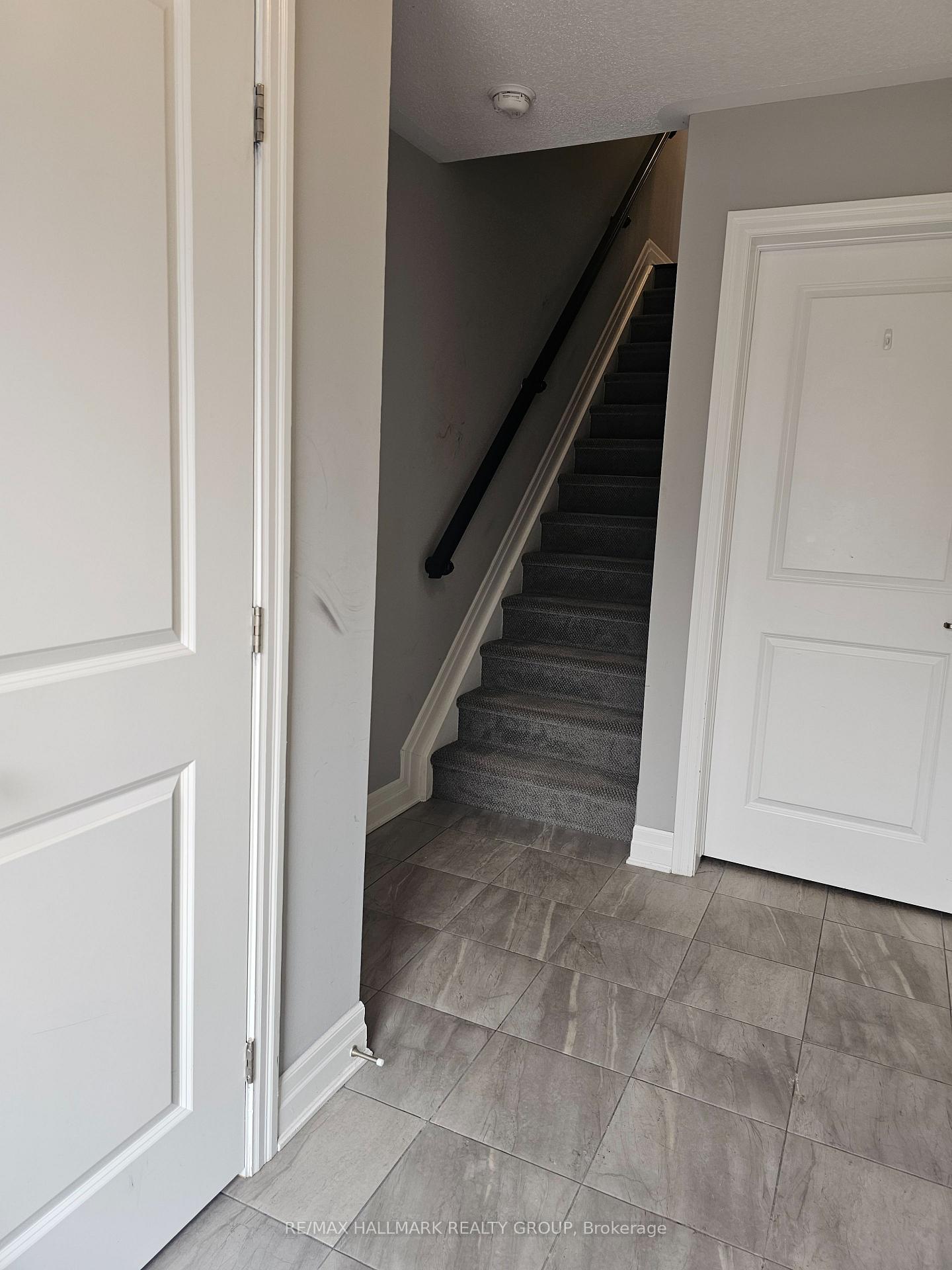 Photo 6 of 36 Squashberry Lane, Ottawa, Kanata - Emerald Meadows/Trailwest — HOMEH