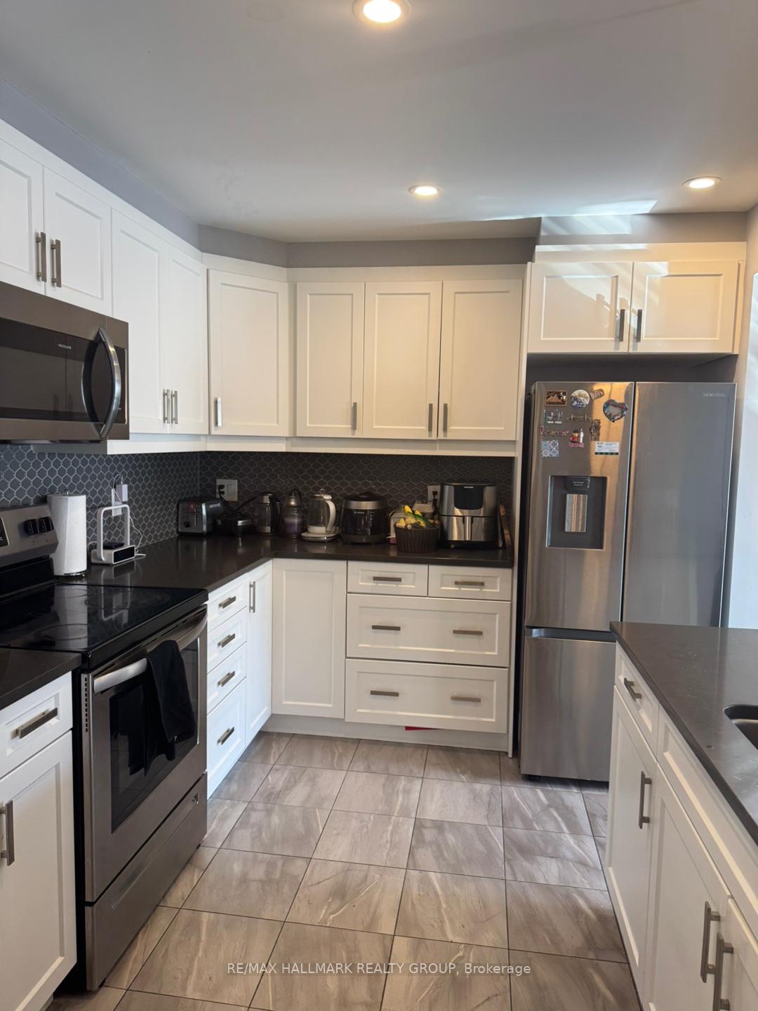 Photo 16 of 36 Squashberry Lane, Ottawa, Kanata - Emerald Meadows/Trailwest — HOMEH