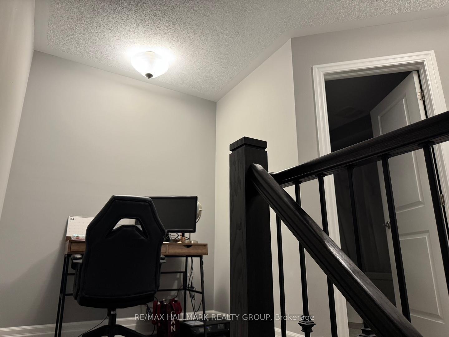 Photo 19 of 36 Squashberry Lane, Ottawa, Kanata - Emerald Meadows/Trailwest — HOMEH