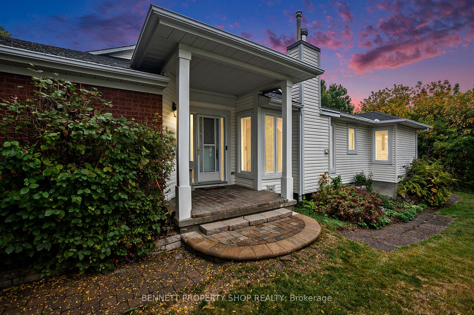 Photo 2 of 11 Billingham Crescent, Ottawa, Kanata - Morgan's Grant/South March — HOMEH