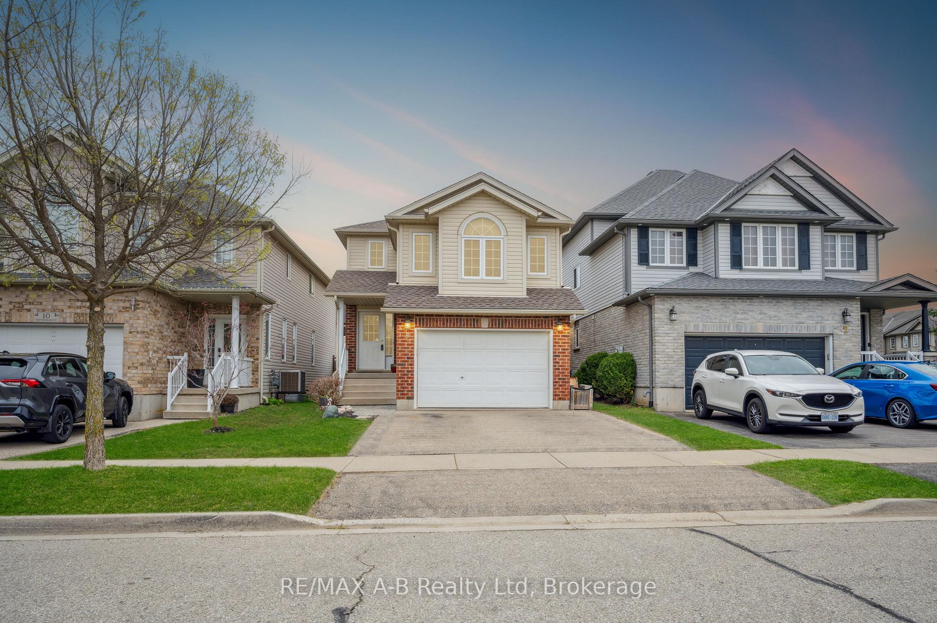 Photo 1 of 6 Tottenham Street, Kitchener — HOMEH