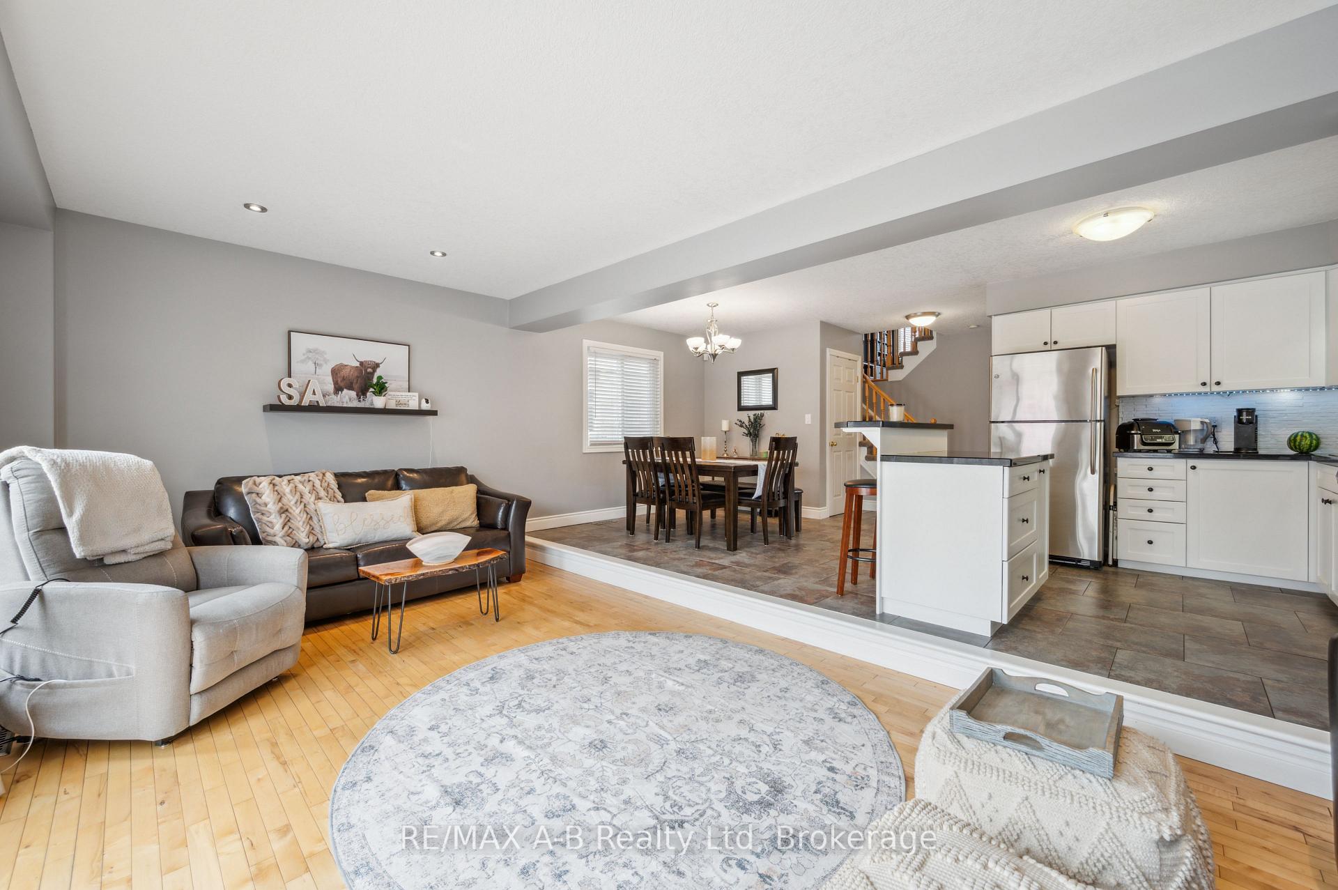 Photo 10 of 6 Tottenham Street, Kitchener — HOMEH