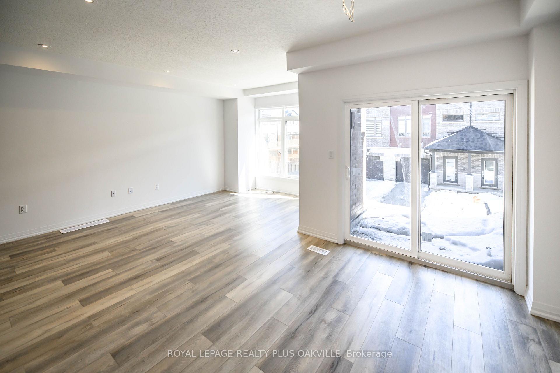 Photo 5 of Unit 116, 61 Soho Street, Hamilton, Stoney Creek — HOMEH