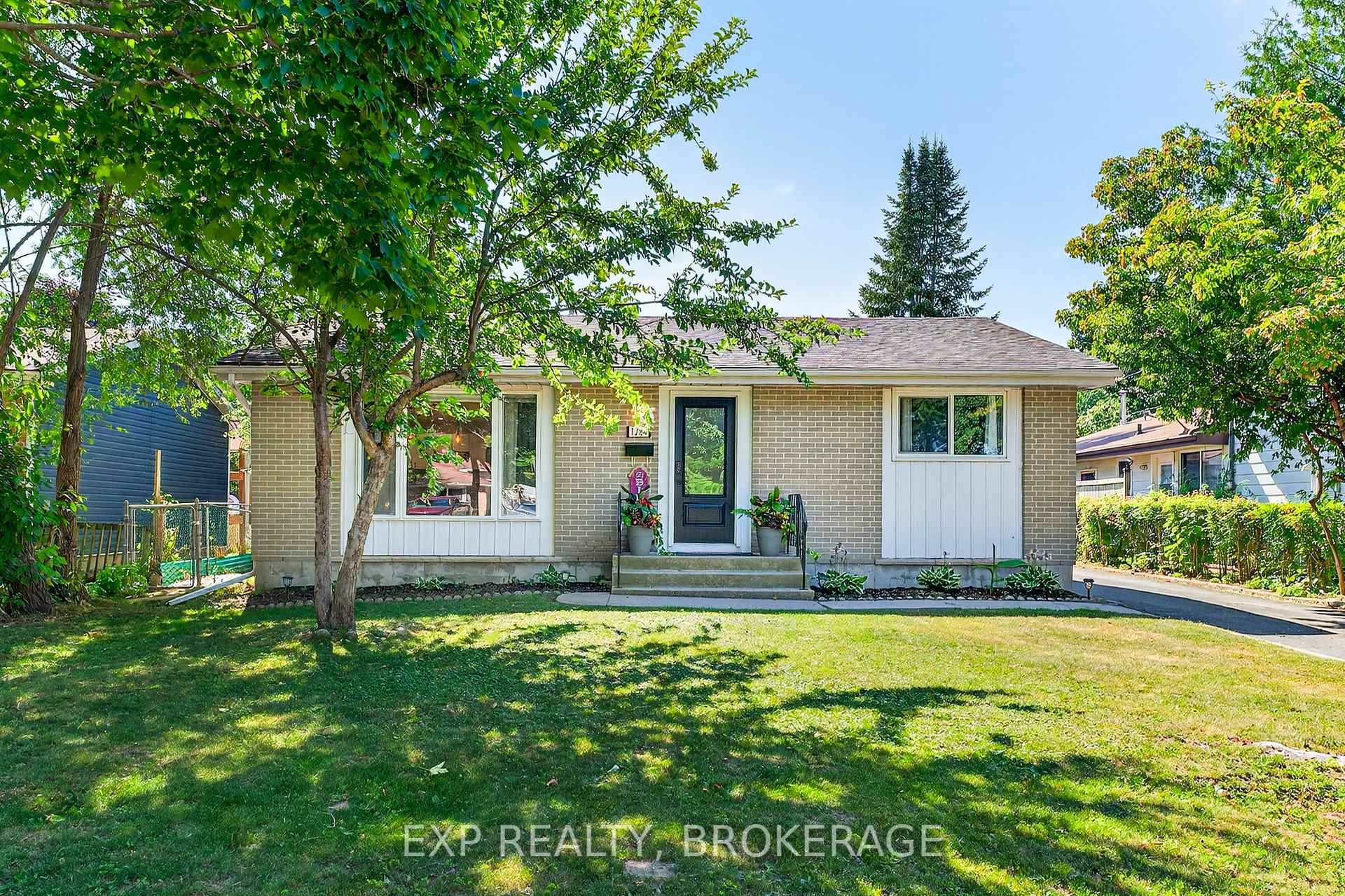 Photo 2 of 1284 Waverley Crescent, Kingston, South of Taylor-Kidd Blvd — HOMEH
