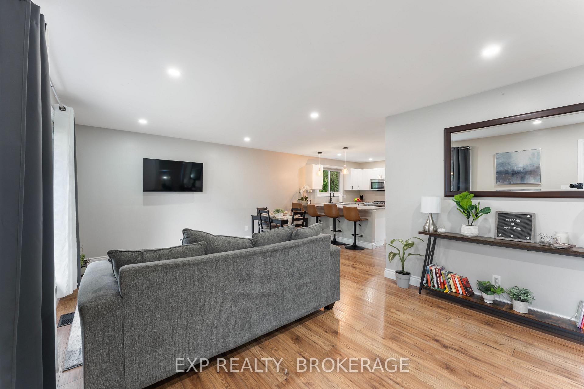 Photo 5 of 1284 Waverley Crescent, Kingston, South of Taylor-Kidd Blvd — HOMEH