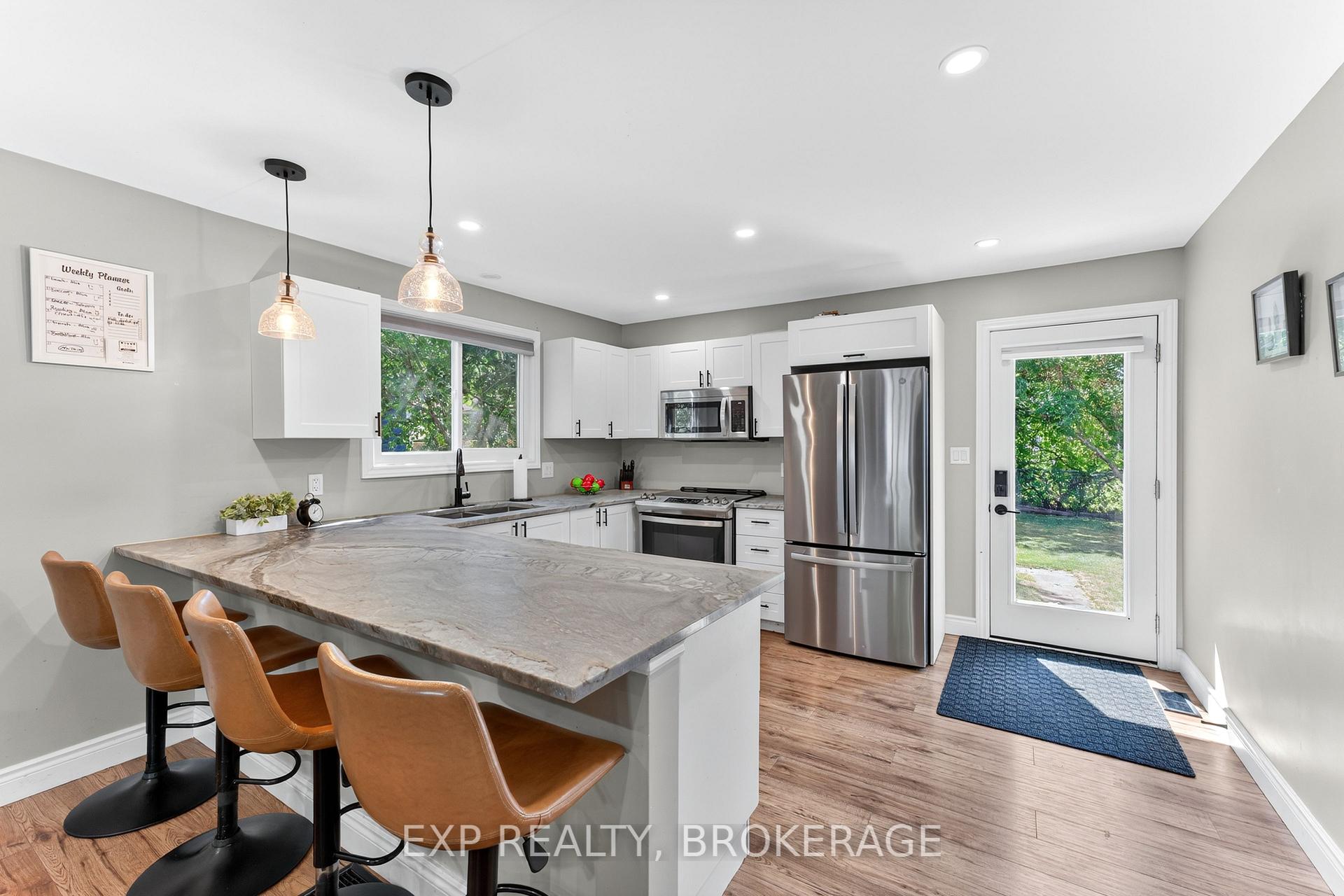 Photo 8 of 1284 Waverley Crescent, Kingston, South of Taylor-Kidd Blvd — HOMEH