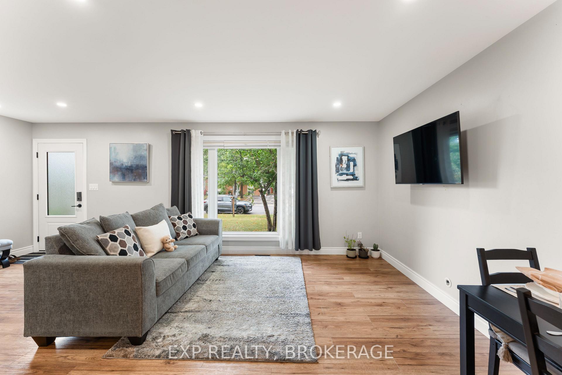 Photo 9 of 1284 Waverley Crescent, Kingston, South of Taylor-Kidd Blvd — HOMEH