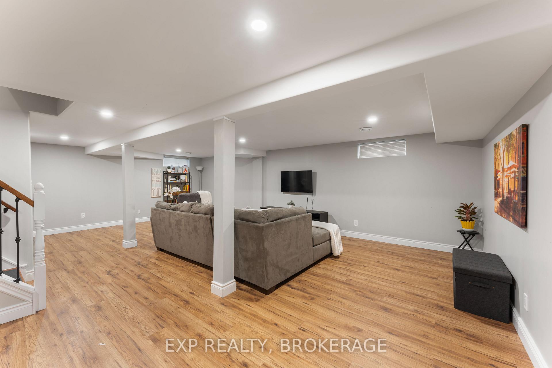 Photo 22 of 1284 Waverley Crescent, Kingston, South of Taylor-Kidd Blvd — HOMEH