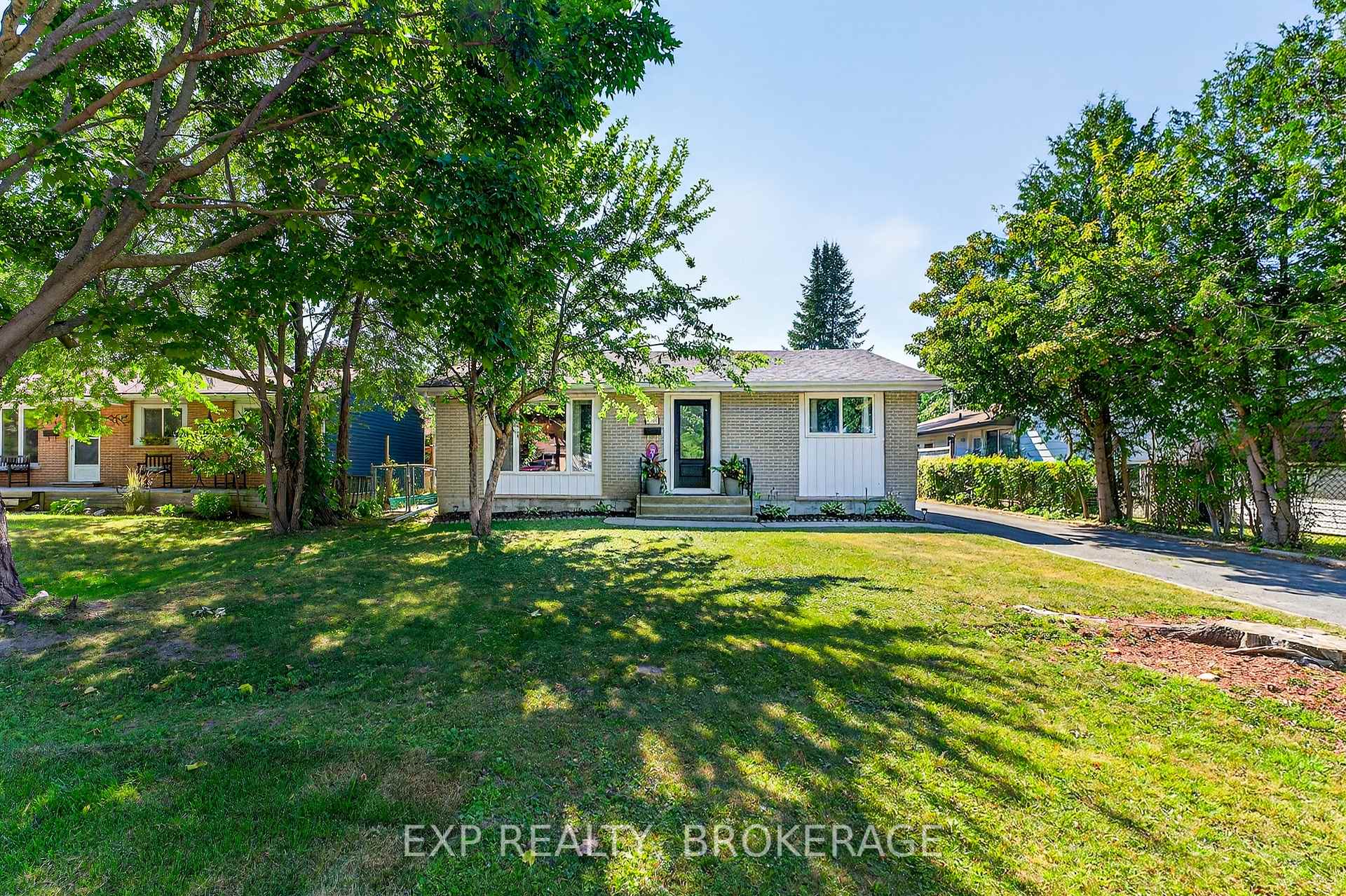 Photo 32 of 1284 Waverley Crescent, Kingston, South of Taylor-Kidd Blvd — HOMEH