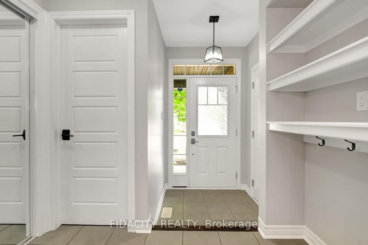 Photo 2 of 525 Foxlight Circle, Ottawa, Kanata - Emerald Meadows/Trailwest — HOMEH