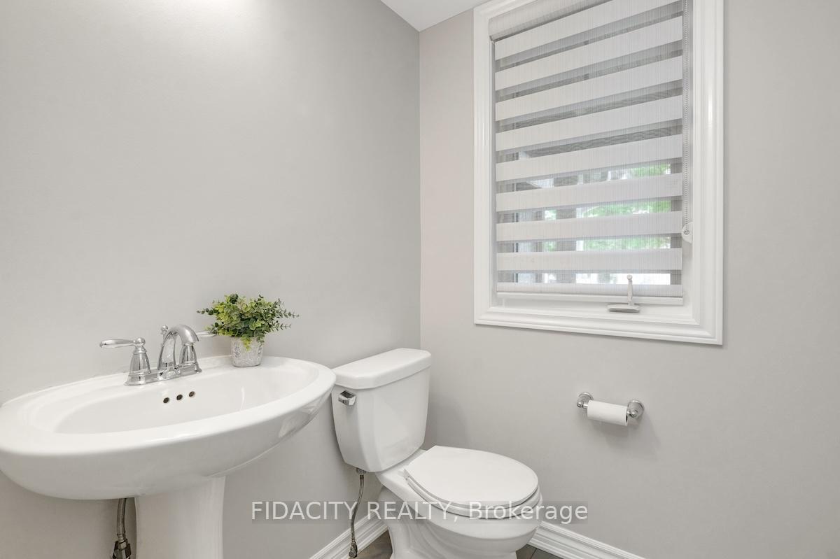 Photo 10 of 525 Foxlight Circle, Ottawa, Kanata - Emerald Meadows/Trailwest — HOMEH