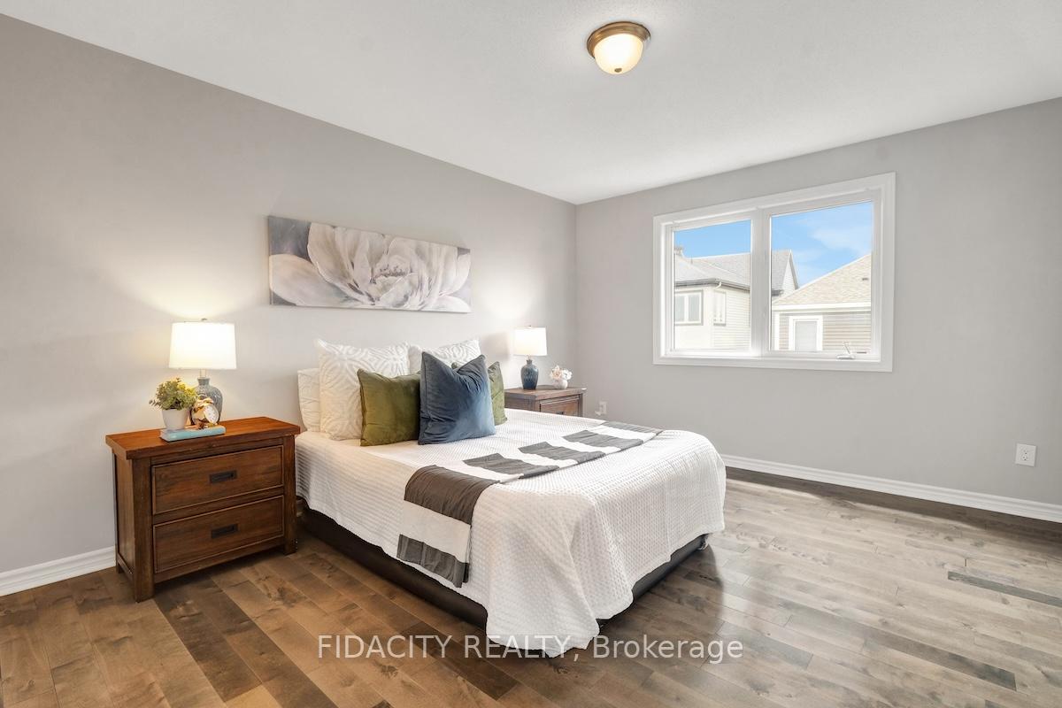Photo 12 of 525 Foxlight Circle, Ottawa, Kanata - Emerald Meadows/Trailwest — HOMEH