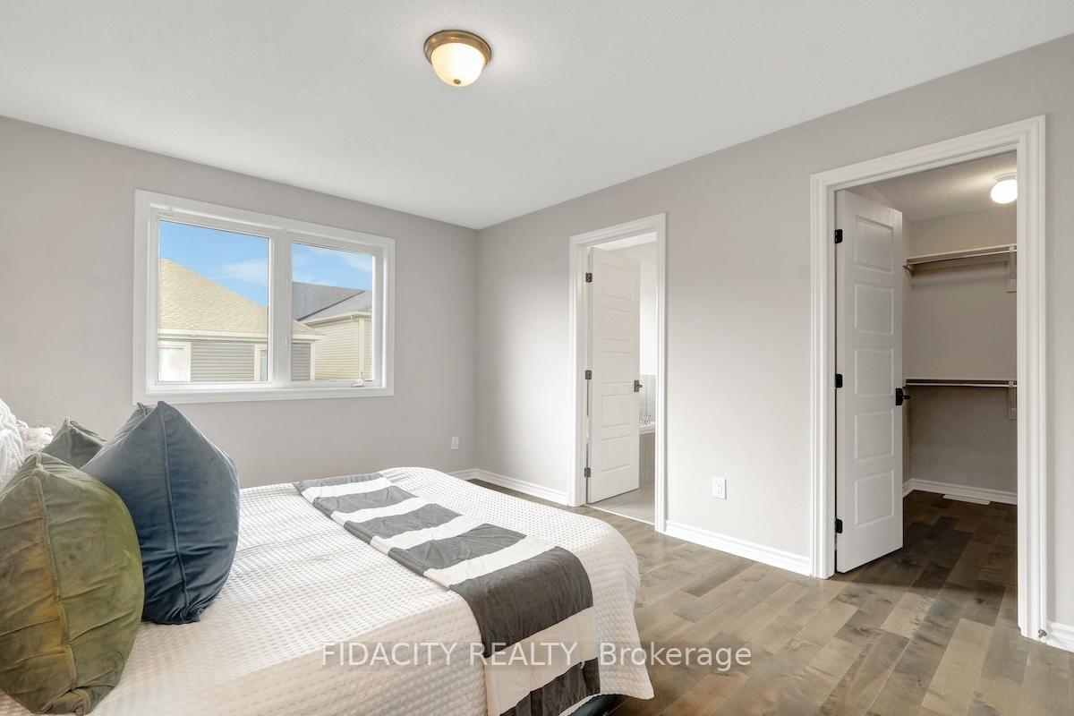 Photo 13 of 525 Foxlight Circle, Ottawa, Kanata - Emerald Meadows/Trailwest — HOMEH