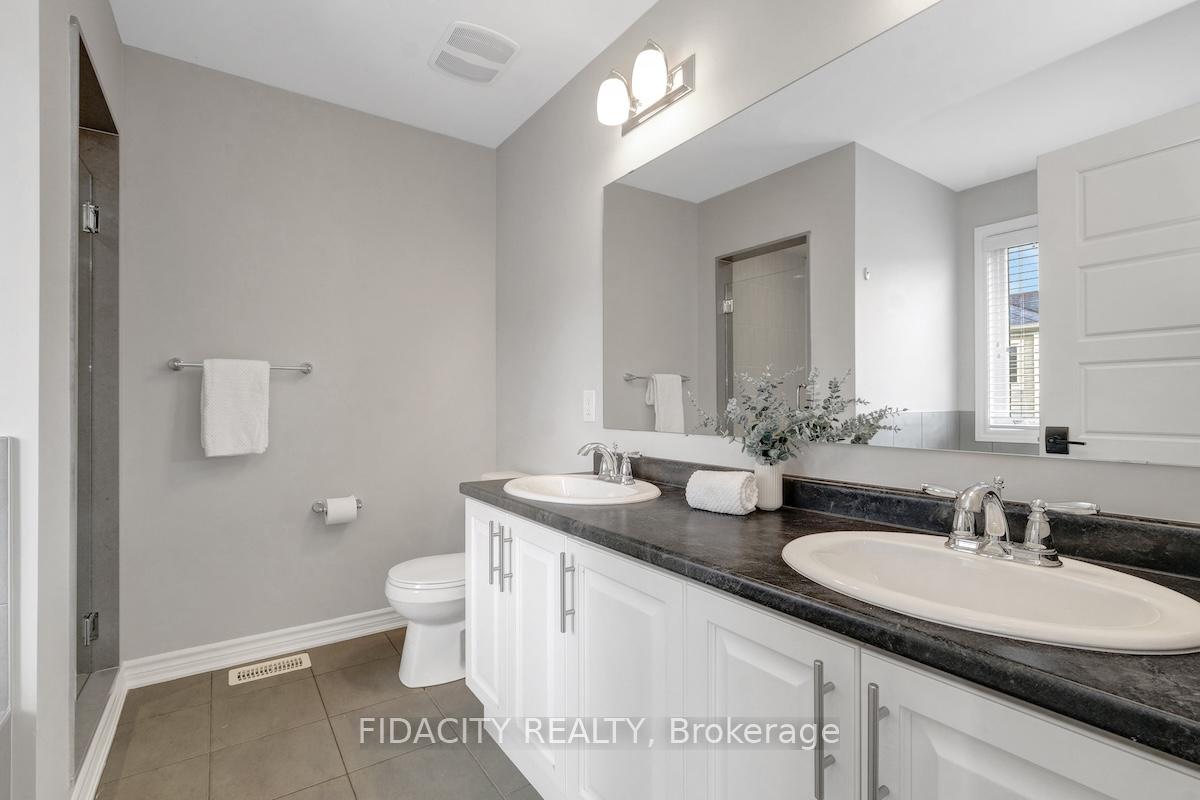 Photo 15 of 525 Foxlight Circle, Ottawa, Kanata - Emerald Meadows/Trailwest — HOMEH