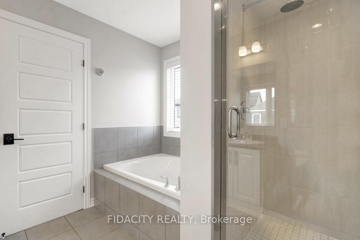 Photo 16 of 525 Foxlight Circle, Ottawa, Kanata - Emerald Meadows/Trailwest — HOMEH