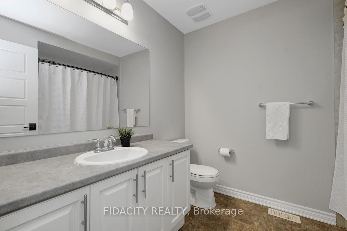 Photo 20 of 525 Foxlight Circle, Ottawa, Kanata - Emerald Meadows/Trailwest — HOMEH