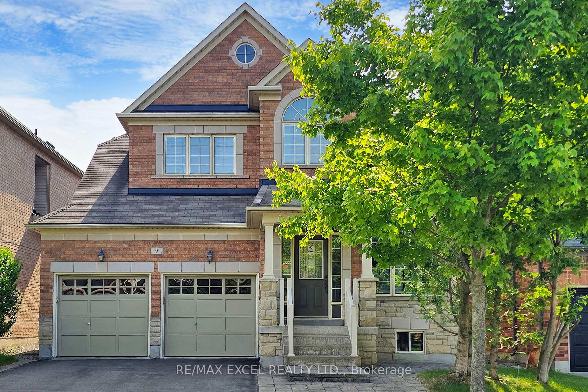 Photo 1 of 9 Stoney Creek Drive, Markham, Greensborough — HOMEH