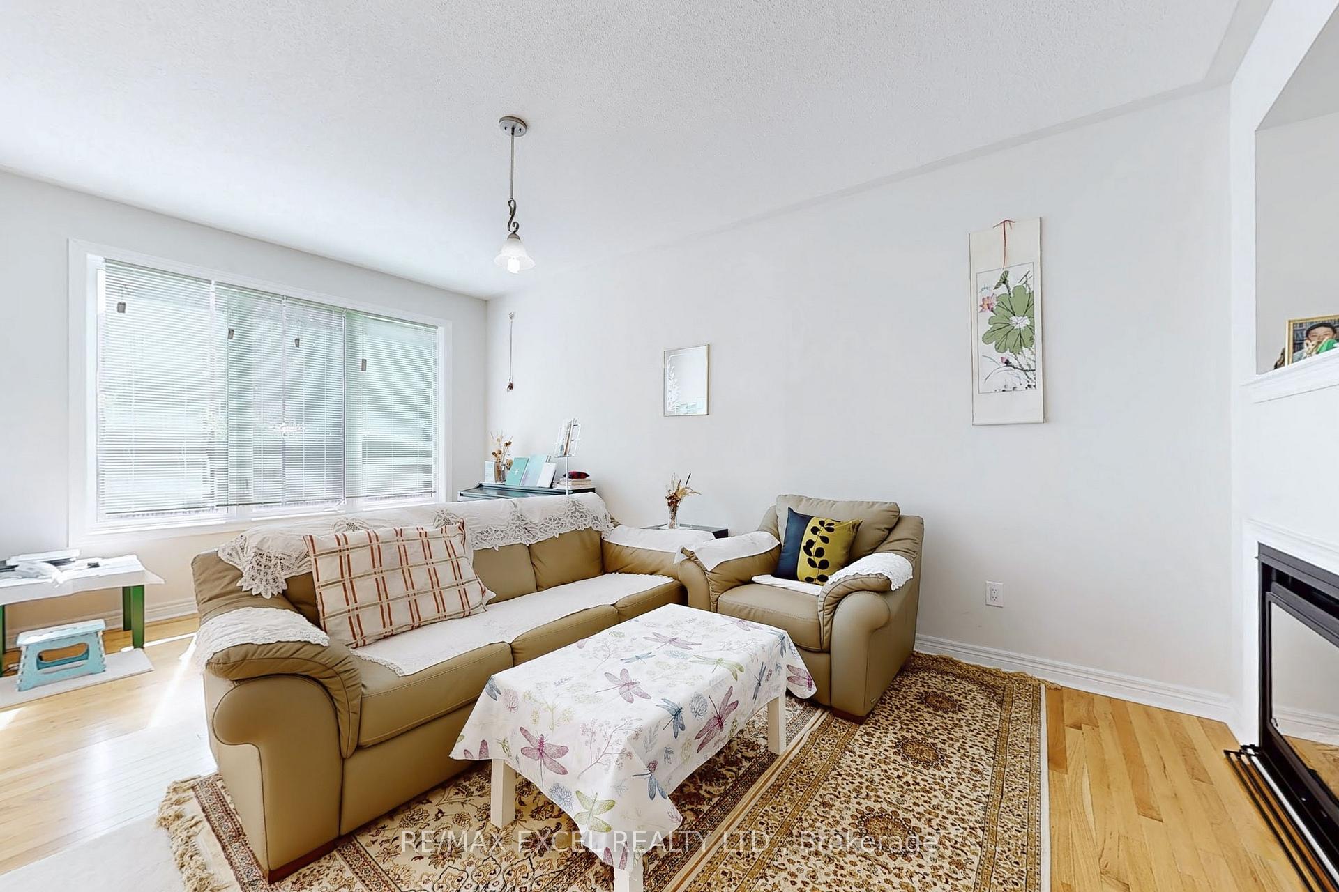 Photo 6 of 9 Stoney Creek Drive, Markham, Greensborough — HOMEH
