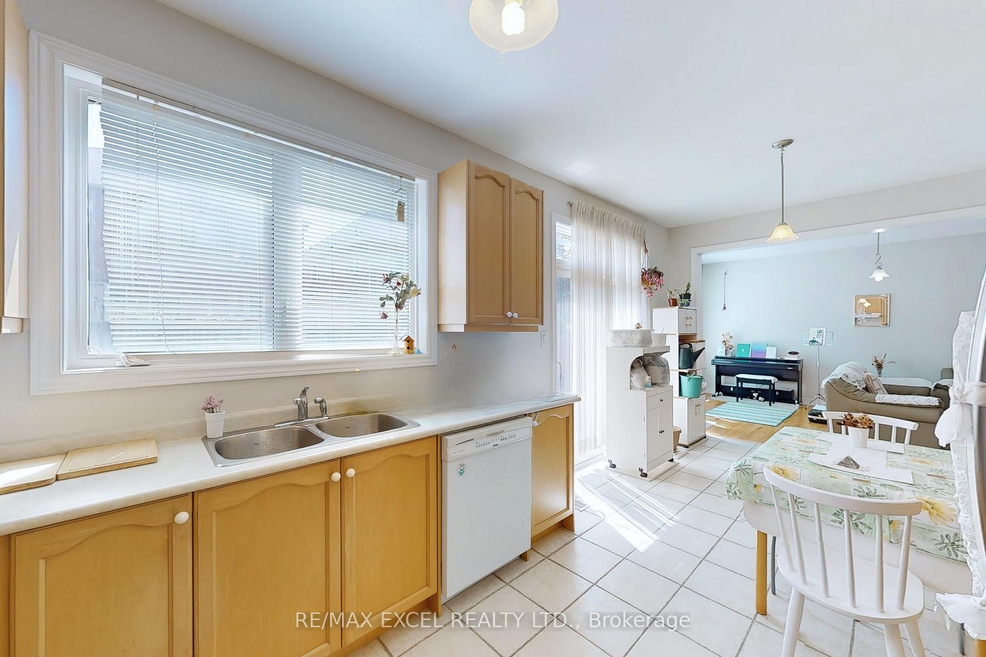 Photo 13 of 9 Stoney Creek Drive, Markham, Greensborough — HOMEH