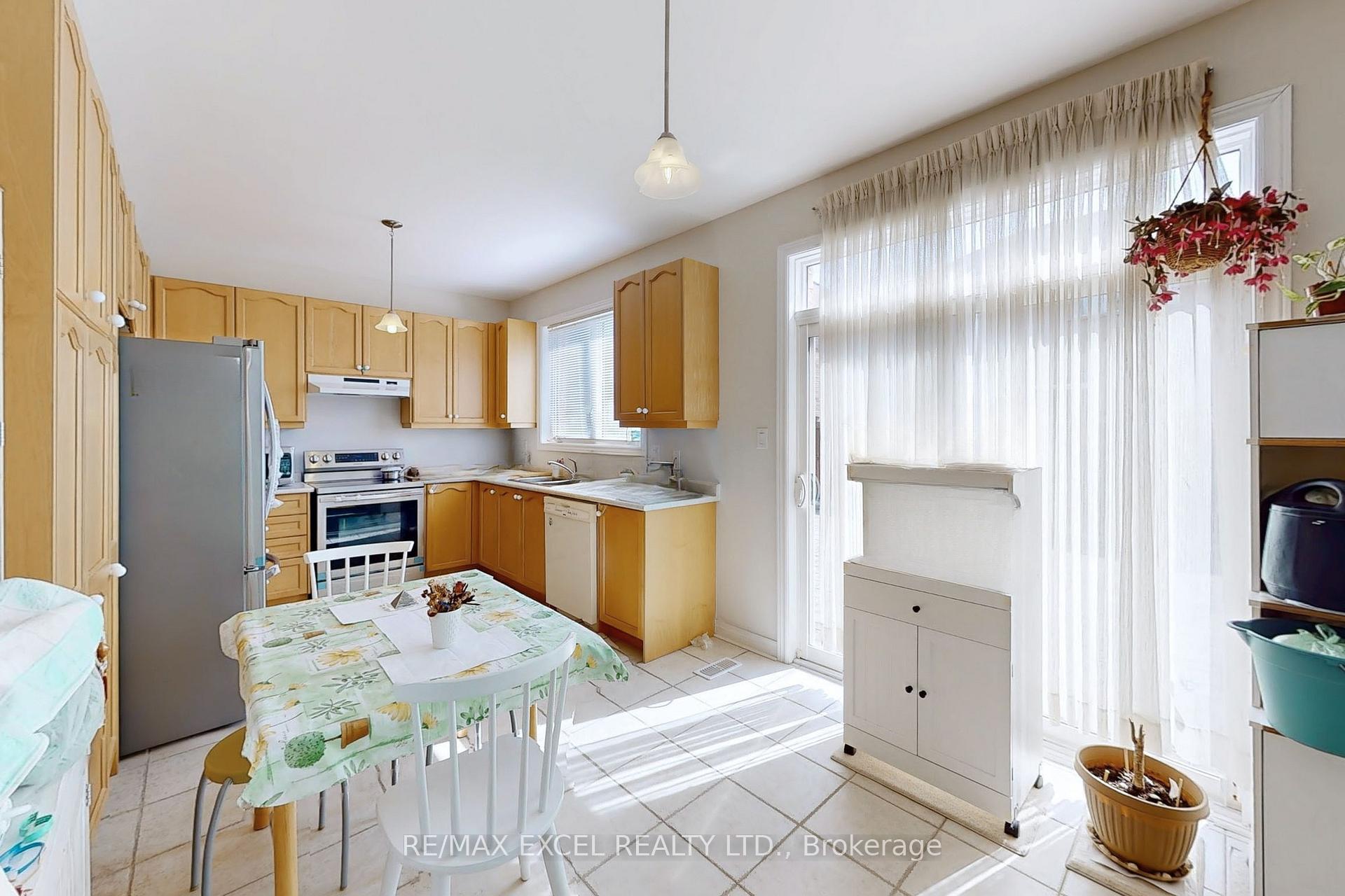 Photo 14 of 9 Stoney Creek Drive, Markham, Greensborough — HOMEH