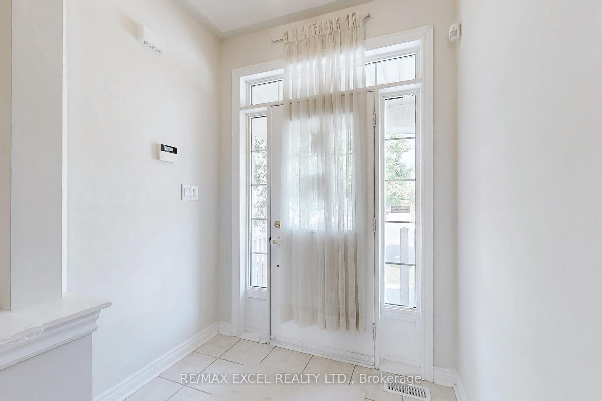 Photo 18 of 9 Stoney Creek Drive, Markham, Greensborough — HOMEH