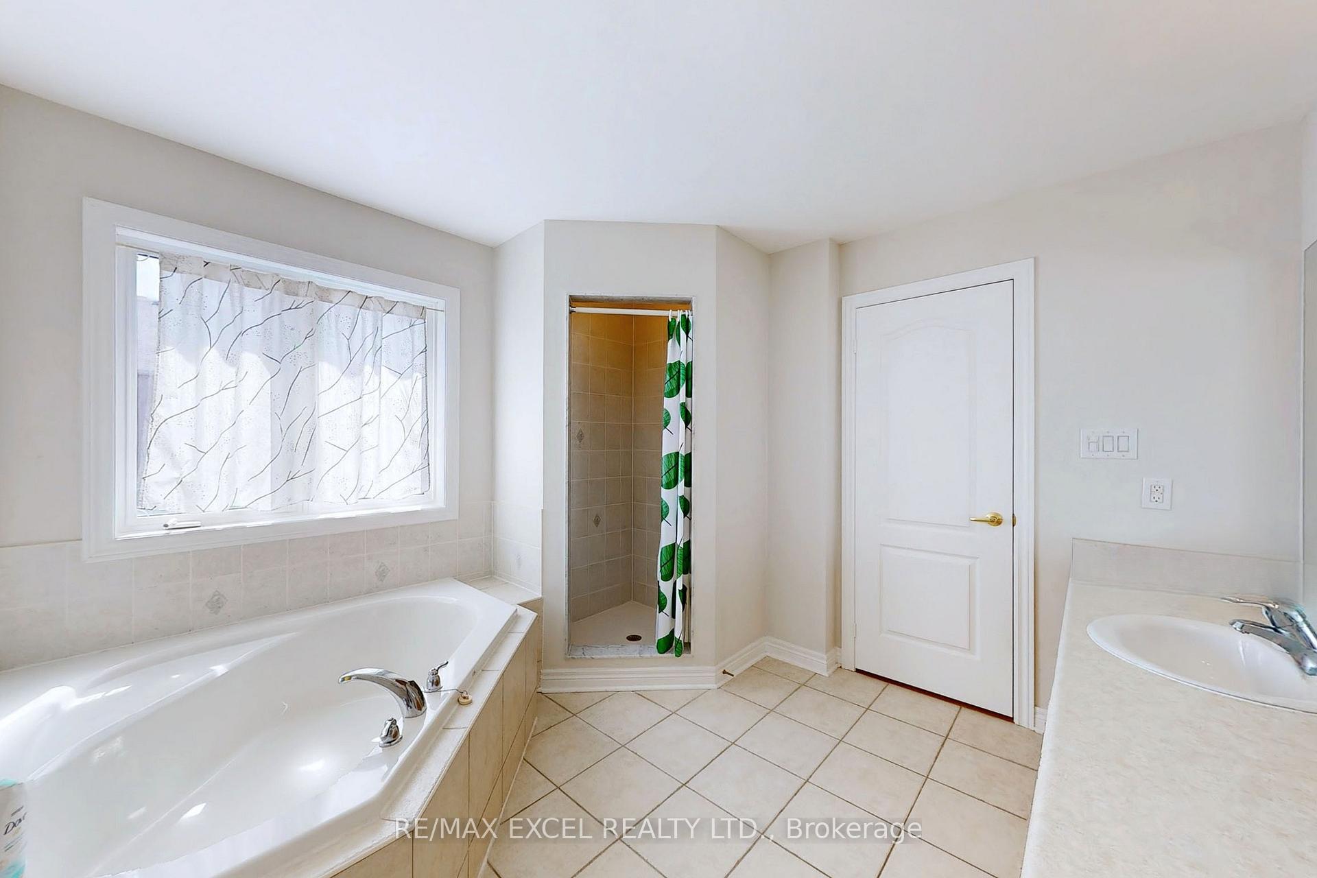 Photo 21 of 9 Stoney Creek Drive, Markham, Greensborough — HOMEH