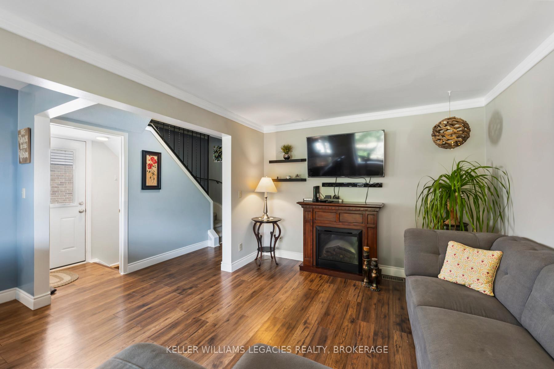 Photo 9 of 884 Muirfield Crescent, Kingston, East Gardiners Rd — HOMEH