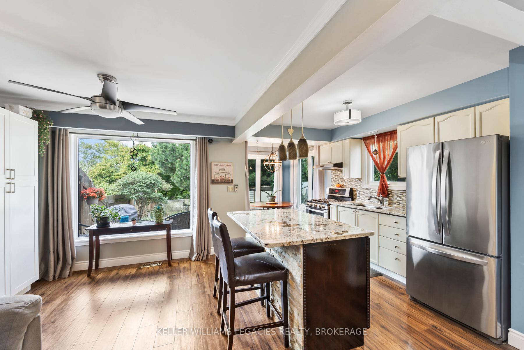Photo 12 of 884 Muirfield Crescent, Kingston, East Gardiners Rd — HOMEH