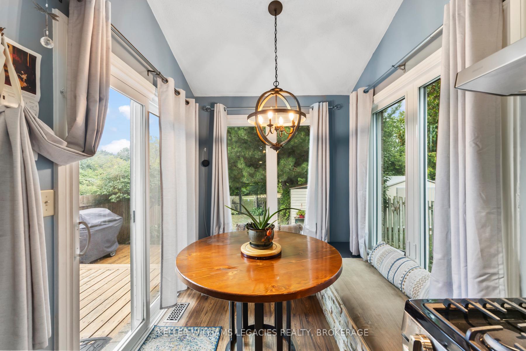 Photo 16 of 884 Muirfield Crescent, Kingston, East Gardiners Rd — HOMEH