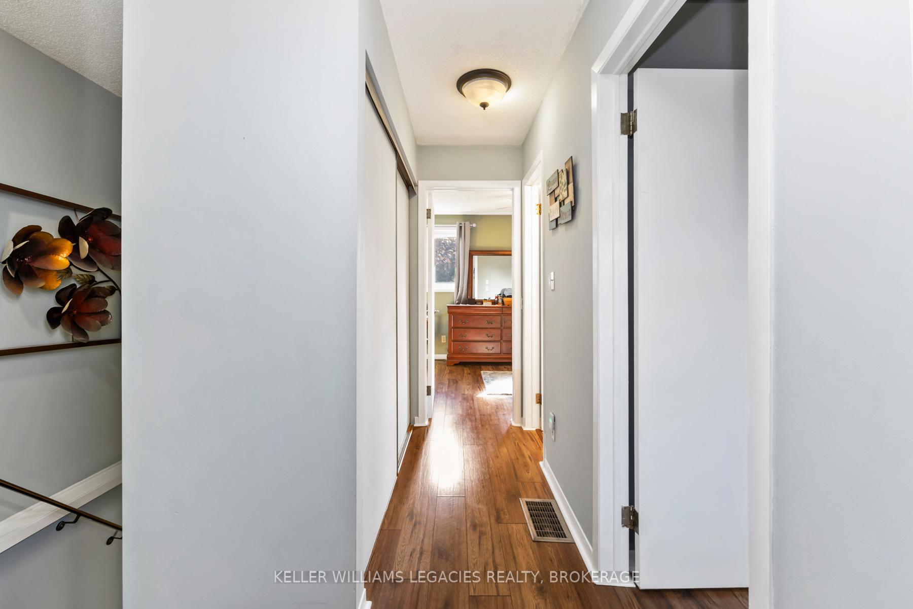 Photo 18 of 884 Muirfield Crescent, Kingston, East Gardiners Rd — HOMEH